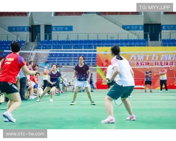 武汉羽毛球队在城市联赛中以65分稳居榜首展现强劲实力