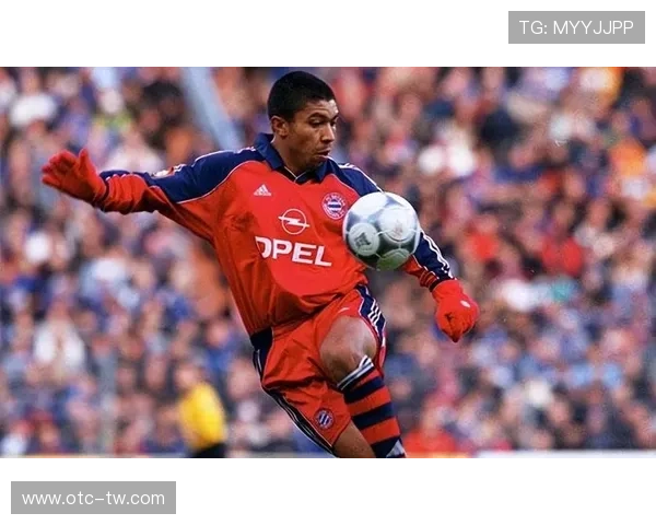 前刘海足球明星的传奇故事与赛场风采揭秘